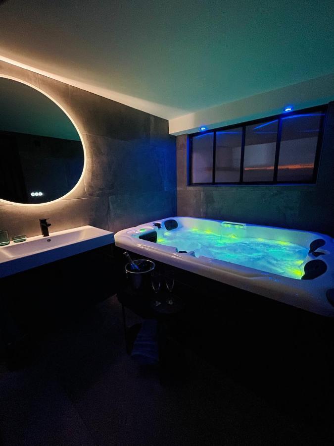Spa & Vue Mer - Les O De Bandol Luaran gambar