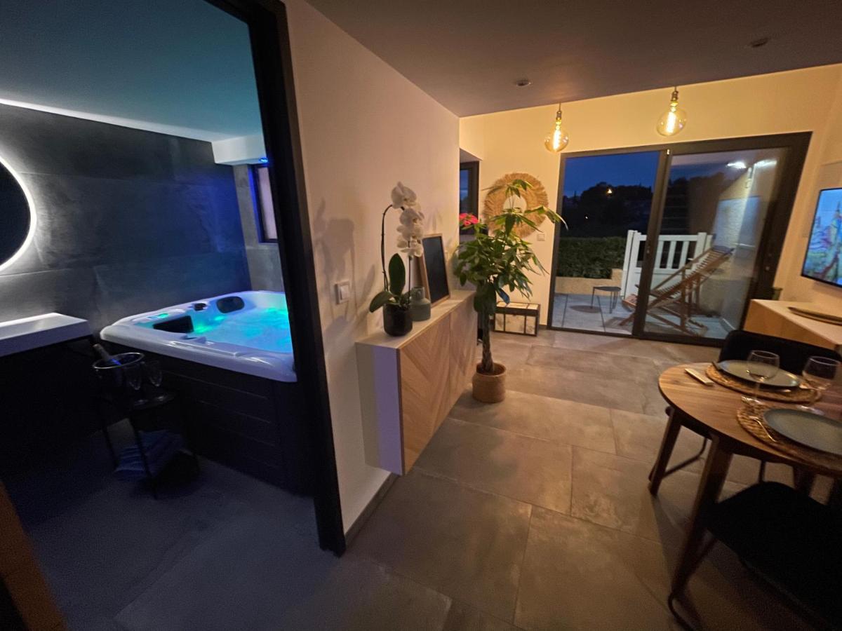Spa & Vue Mer - Les O De Bandol Luaran gambar