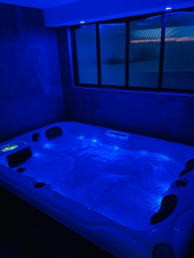 Spa & Vue Mer - Les O De Bandol Luaran gambar